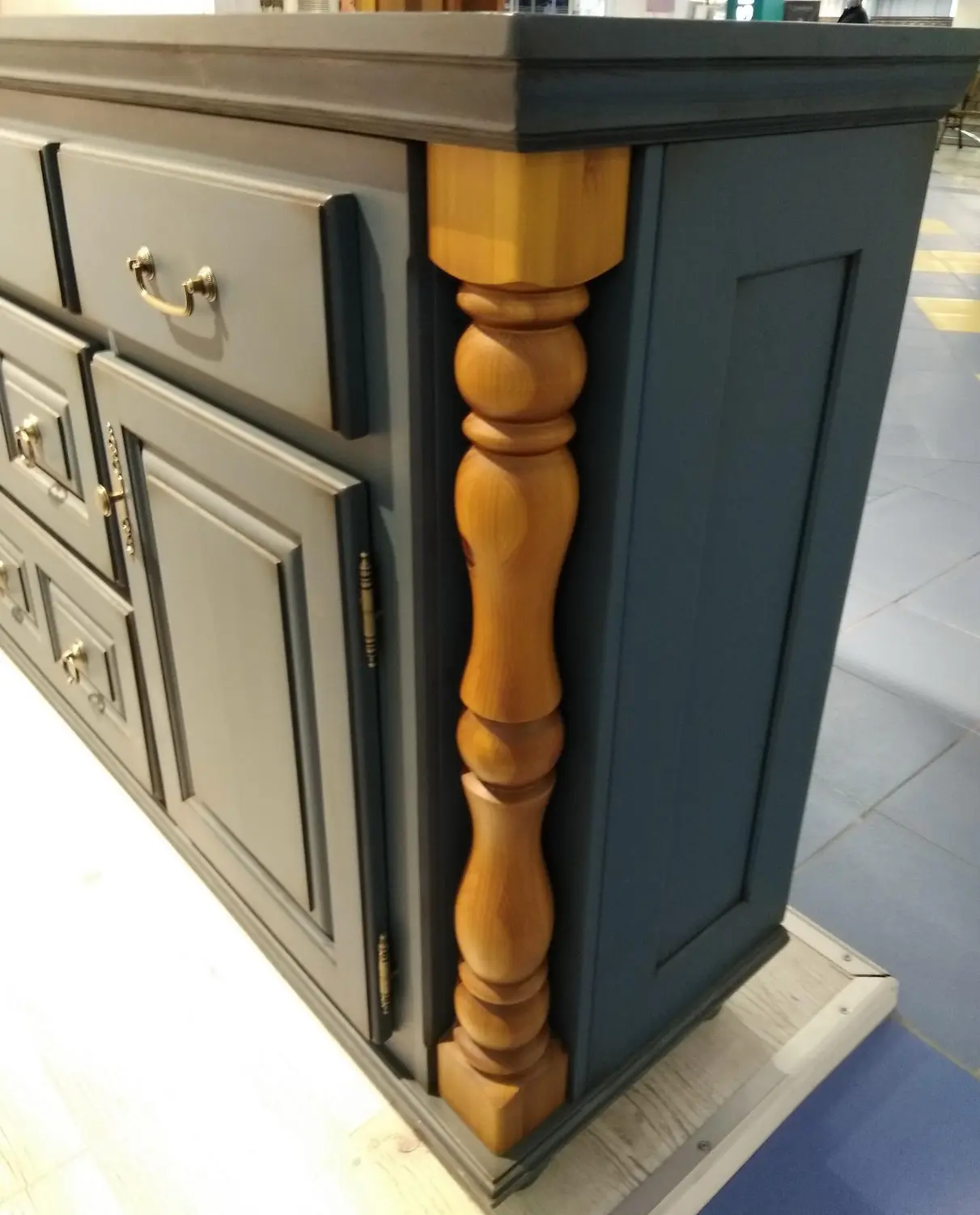 Комод Валенсия 2-31  сосна