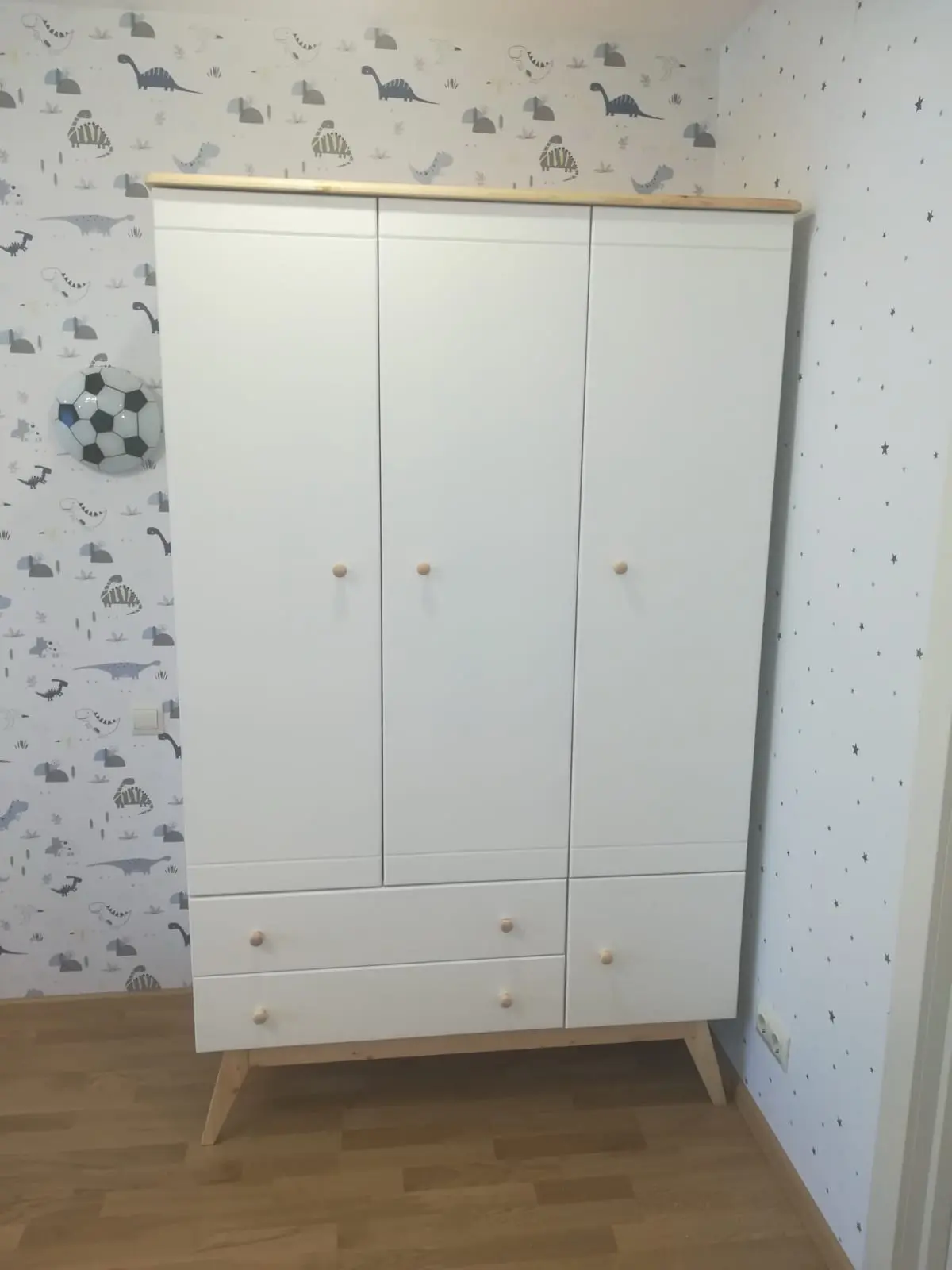 Шкаф детский с 3 ящиками массив сосны ТК №4 3-ств.