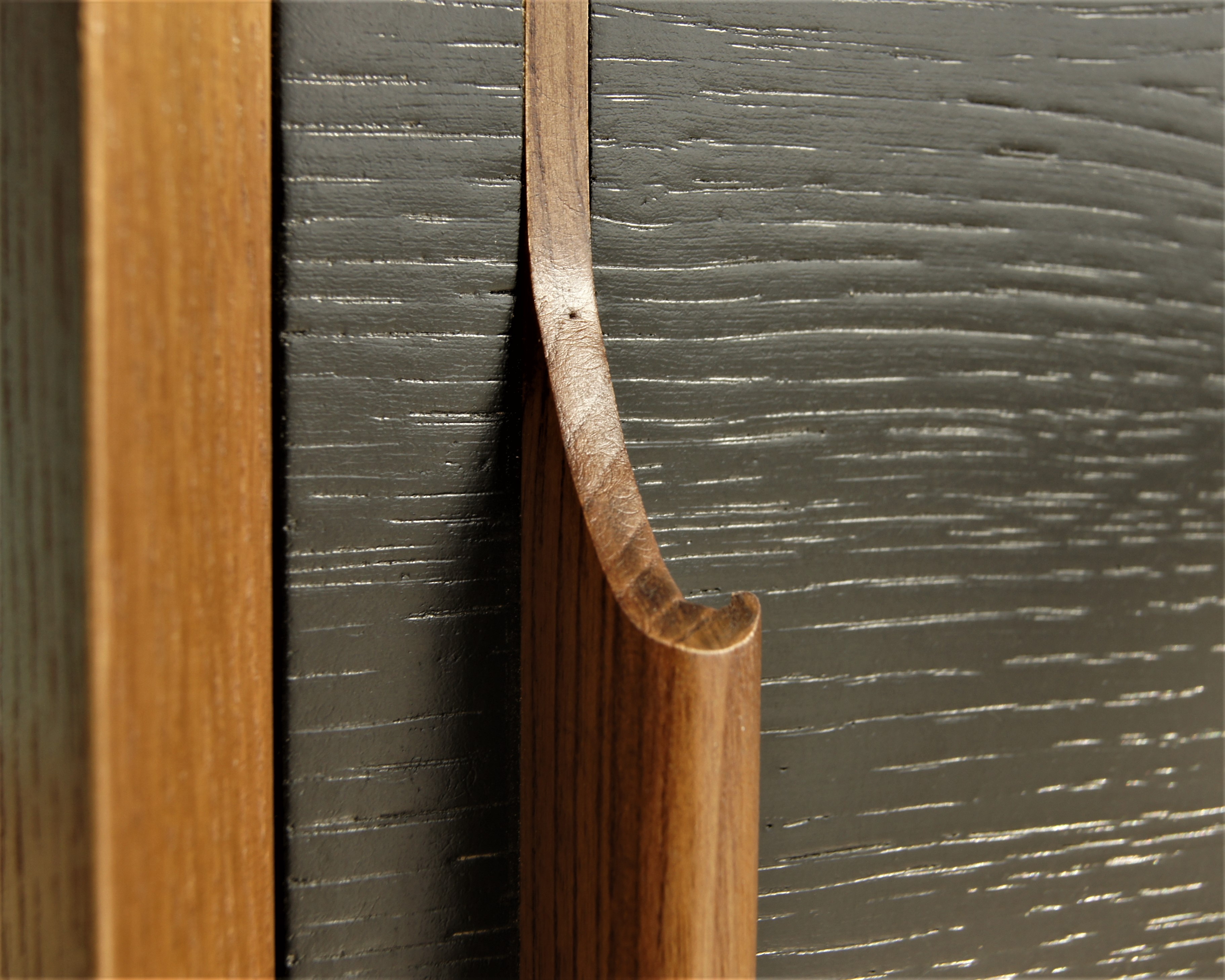 Консоль под TV массив дерева в Скандинавском стиле "Bruni Black"