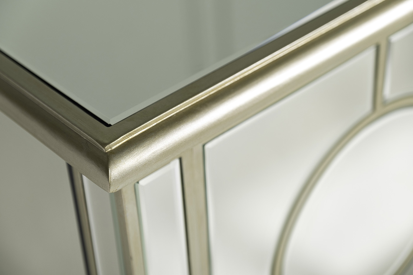 KFG041 Тумба под телевизор зеркальная 