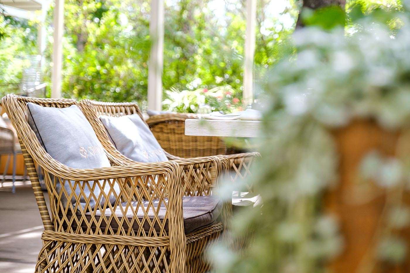 "Латтини" плетеное кресло из искусственного ротанга, цвет соломенный