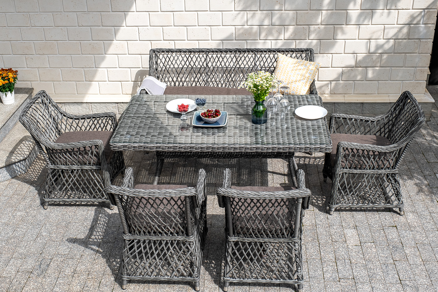 "Латтини" плетеный стол из искусственного ротанга 160х90см, цвет графит