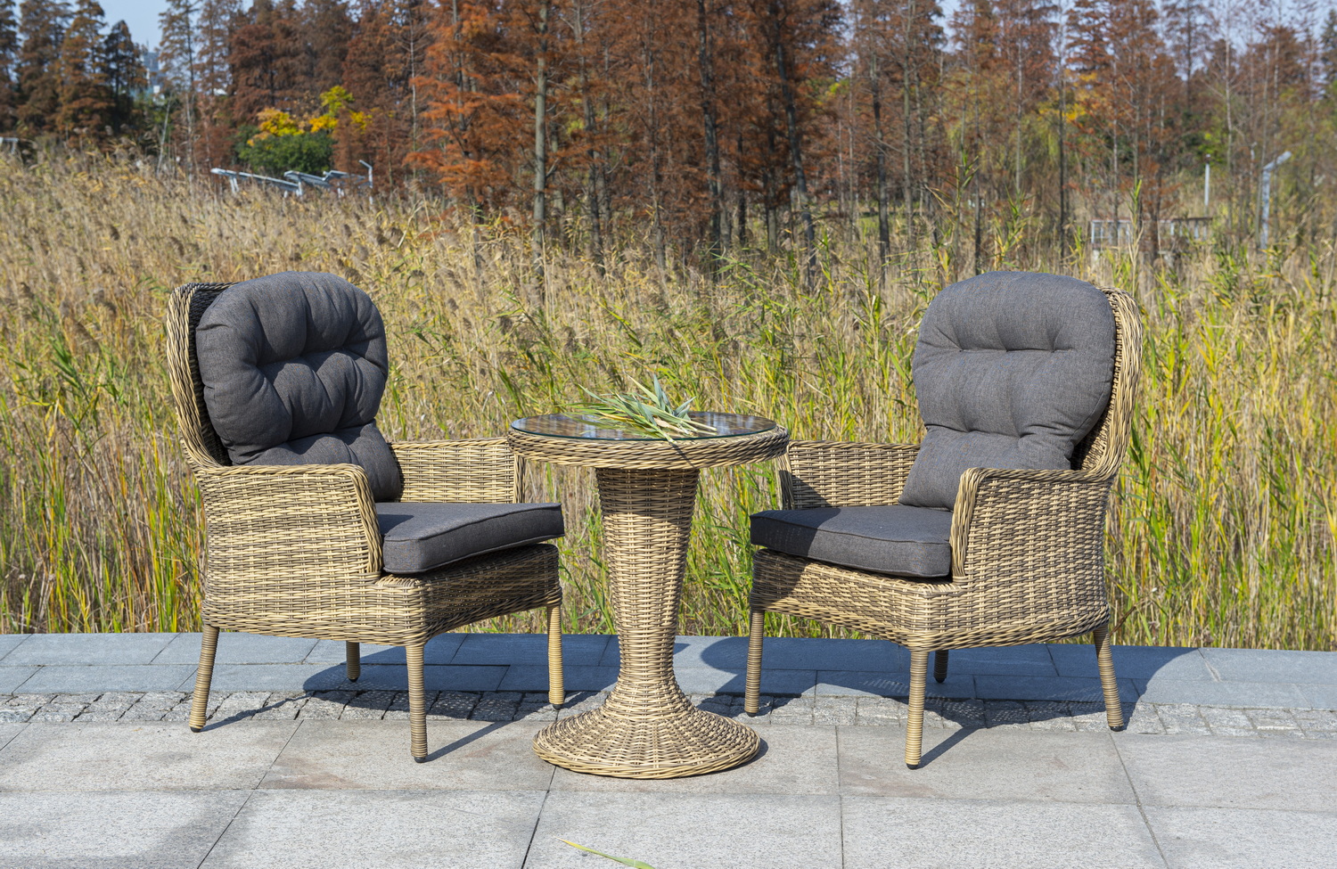 "Леванс" стол круглый из искусственного ротанга, цвет соломенный