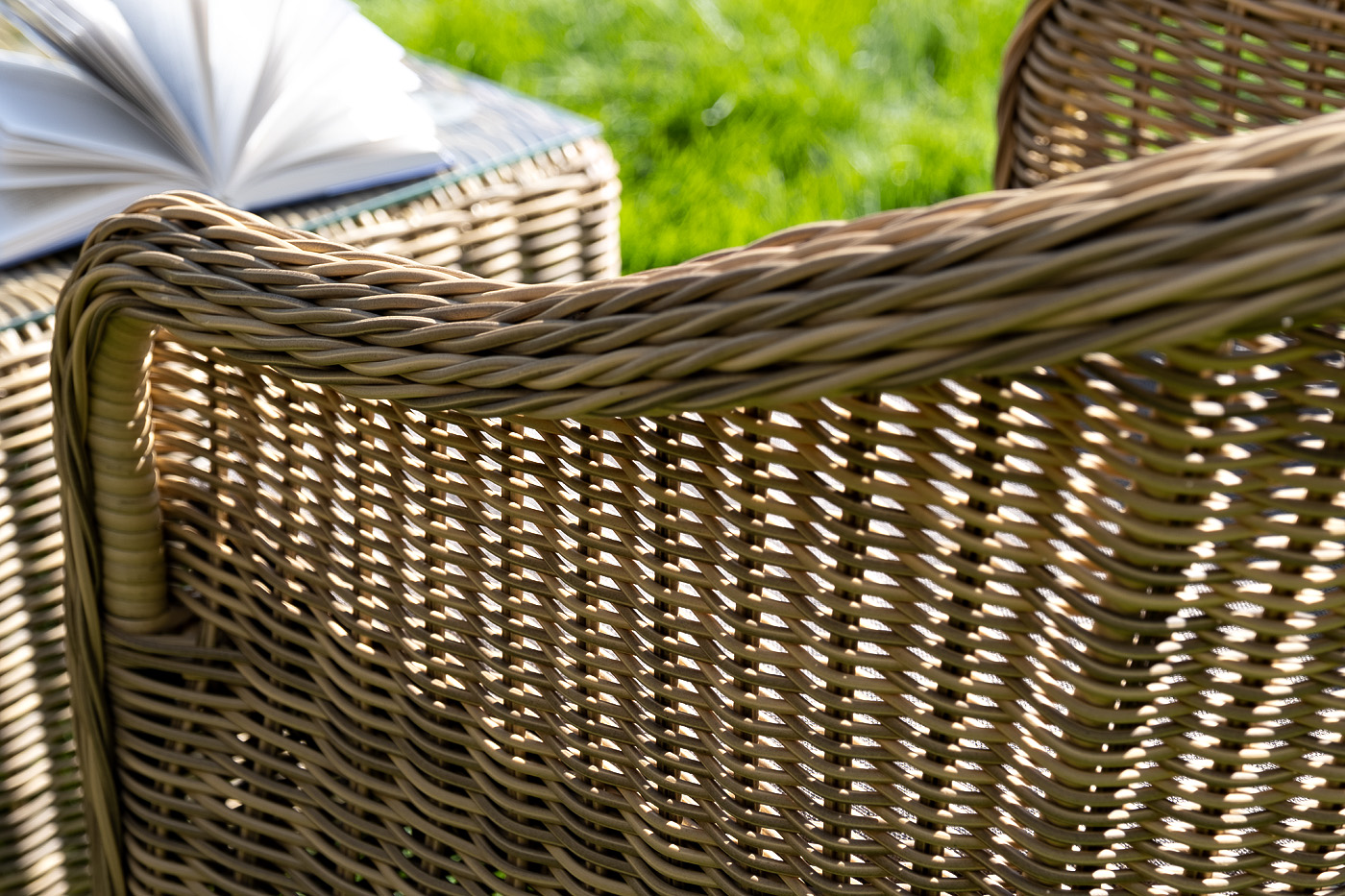 "Равенс" диван двухместный плетенный из ротанга, цвет соломенный